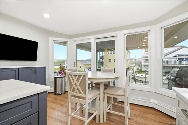 905 S 6th ST, Lindenhurst, NY 11757