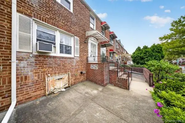 150-16 78th AVE, Flushing, NY 11367