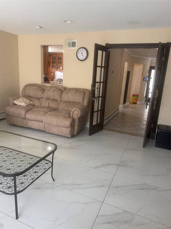 528 Halevy DR, Cedarhurst, NY 11516