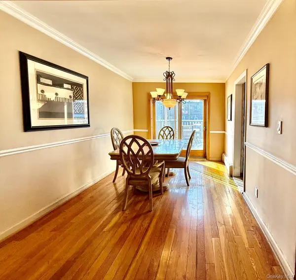 6354 77th ST, Middle Village, NY 11379