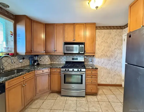 6354 77th ST, Middle Village, NY 11379