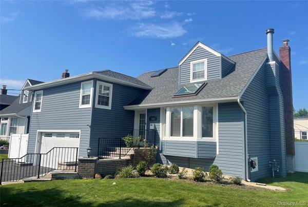 3260 Judith LN, Oceanside, NY 11572
