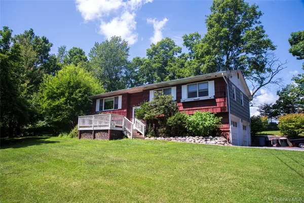 28 Pirog RD, Pine Bush, NY 12566