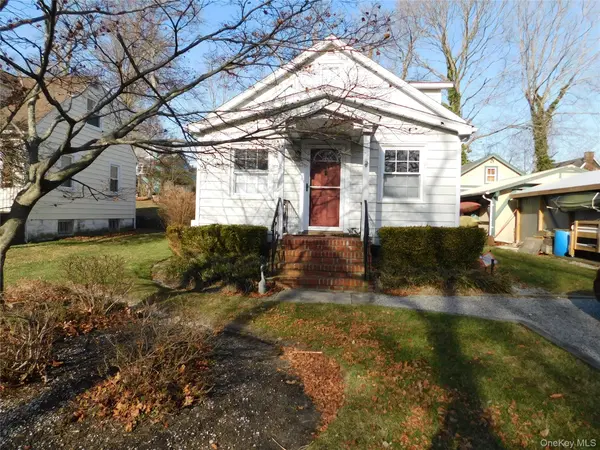 80 Cedar RD, Wading River, NY 11792