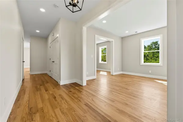 9 Bills LN, Milton, NY 12547