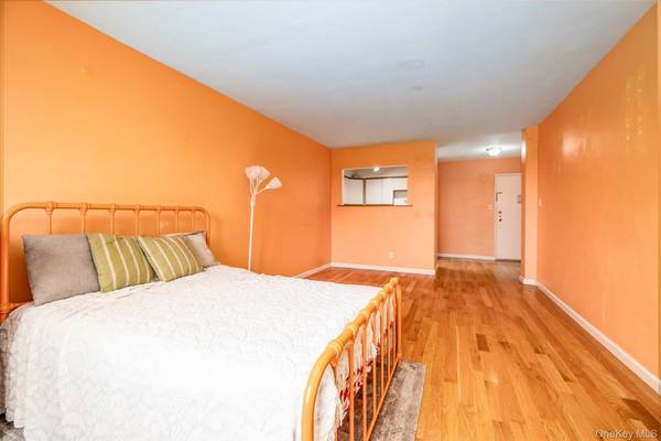 100 S Ocean AVE #4U, Freeport, NY 11520