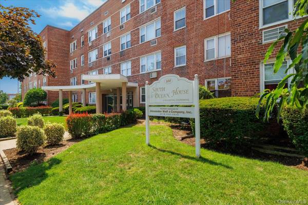 100 S Ocean AVE #4U, Freeport, NY 11520