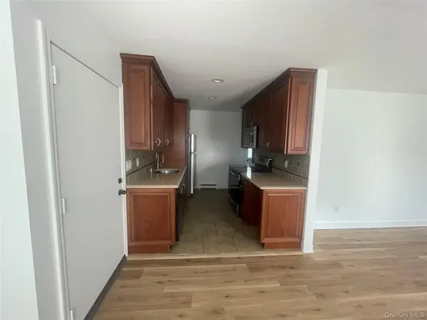43 Brushy Neck LN #13, Westhampton, NY 11977