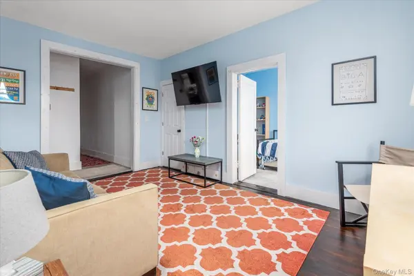 37-75 64 ST #51, Woodside, NY 11377