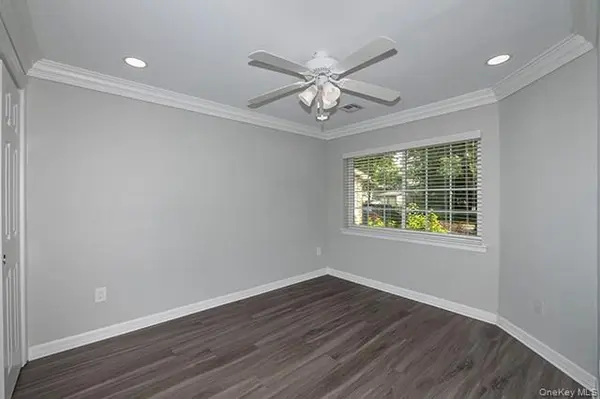 5000 Townhouse DR #4303, Coram, NY 11727