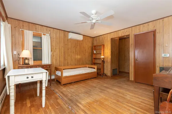 178 Beach ST, Bronx, NY 10464