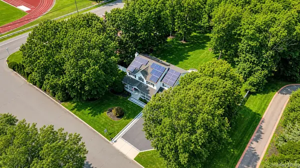 11 Oliver ST, Port Jefferson Station, NY 11776