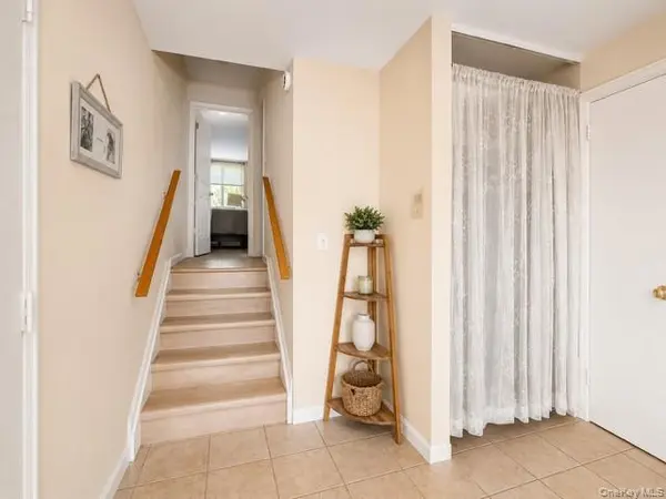 141 E Lake BLVD #H2, Mahopac, NY 10541