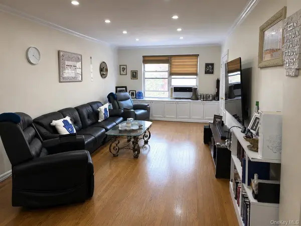 67-38 108th ST #C27, Forest Hills, NY 11375