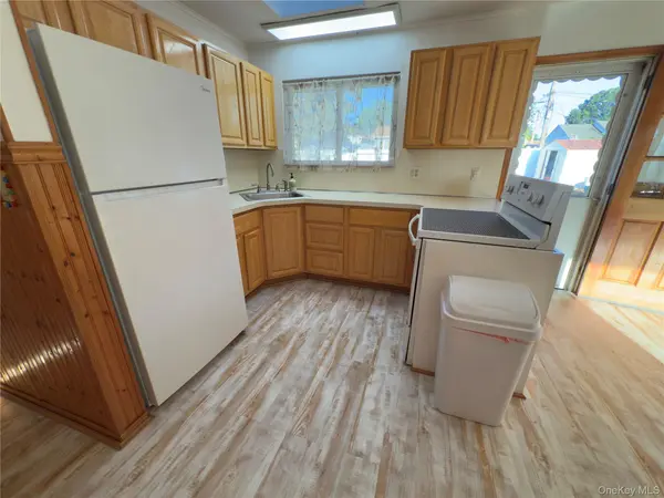 865 Prescott ST, Valley Stream, NY 11580