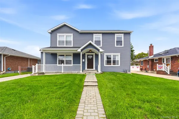 105 Wadsworth AVE, Levittown, NY 11756