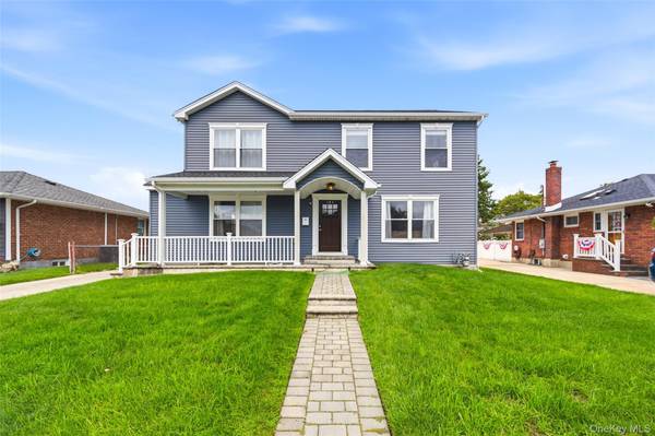 105 Wadsworth AVE, Levittown, NY 11756