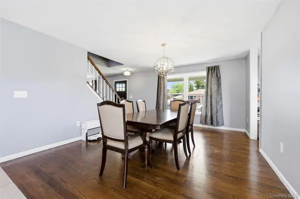 105 Wadsworth AVE, Levittown, NY 11756