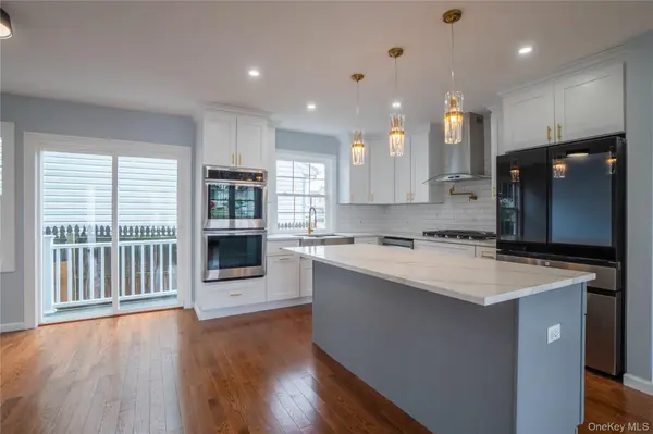 139 maple AVE, Bethpage, NY 11714
