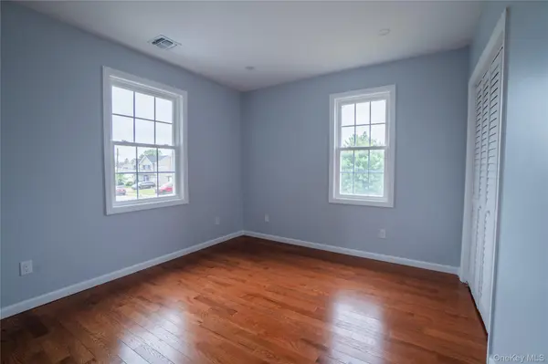 139 maple AVE, Bethpage, NY 11714