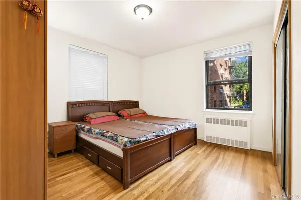 25-34 union ST #2F, Flushing, NY 11354