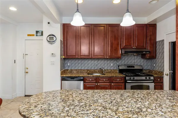 10716 37TH AVE #3B, Corona, NY 11368