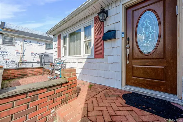 30 Cheshire RD, Inwood, NY 11096