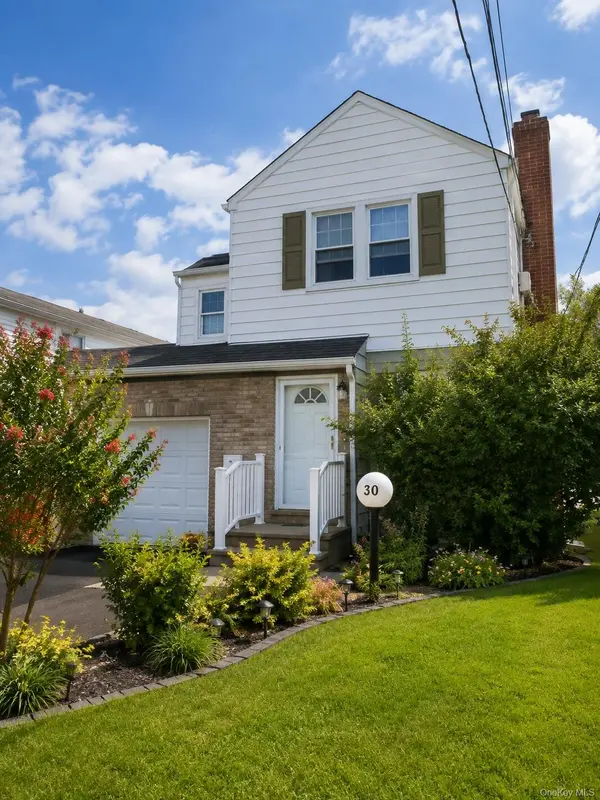 187 Perry ST, Hempstead, NY 11550