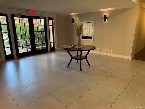120 S Park AVE #1-D, Rockville Centre, NY 11570