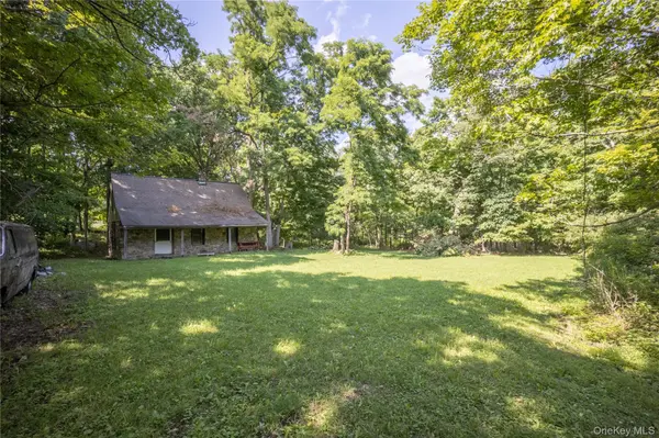 147 Lauer RD, Poughkeepsie, NY 12603