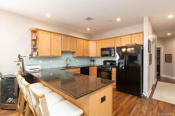 54 Barley LN #54L, Patchogue, NY 11772