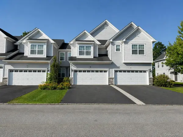 37 Lindentree LN, Middletown, NY 10940