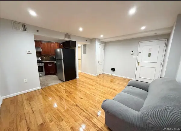 170-12 Highland AVE #304, Jamaica Estates, NY 11432