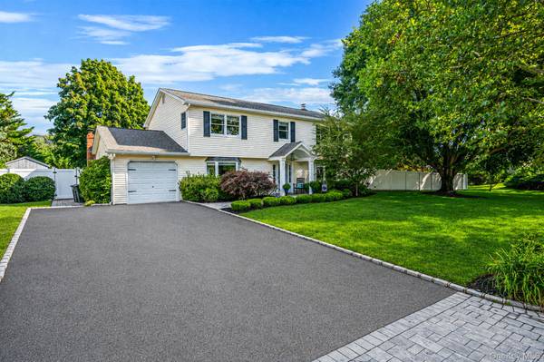 64 Plymouth AVE, Mount Sinai, NY 11766