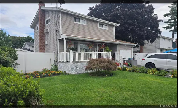 353 Barleau ST, Brentwood, NY 11717