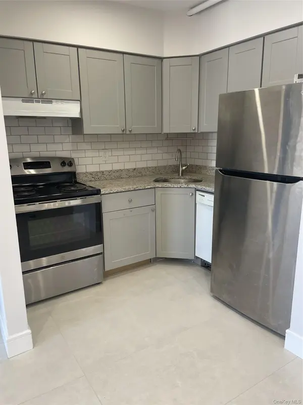 320 Post AVE #3A, Westbury, NY 11590