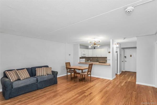 800 Willis AVE #105, Albertson, NY 11507