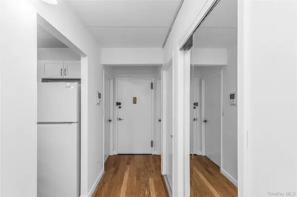 800 Willis AVE #105, Albertson, NY 11507