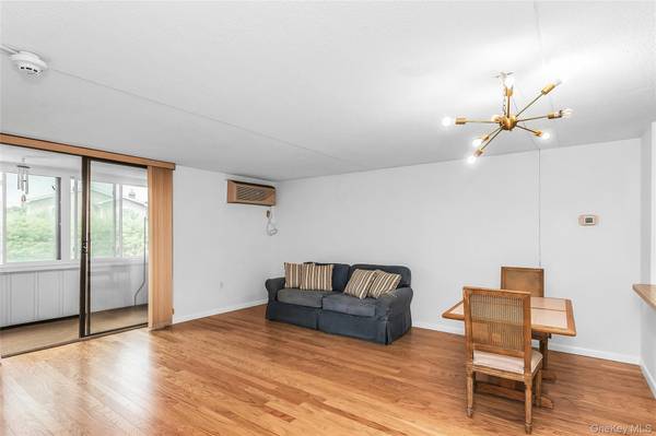 800 Willis AVE #105, Albertson, NY 11507