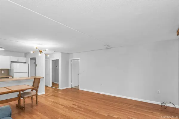 800 Willis AVE #105, Albertson, NY 11507