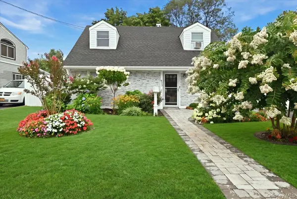 913 Merillon AVE, Westbury, NY 11590