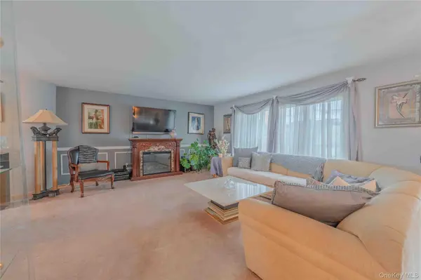 3232 Ocean Harbor DR, Oceanside, NY 11572