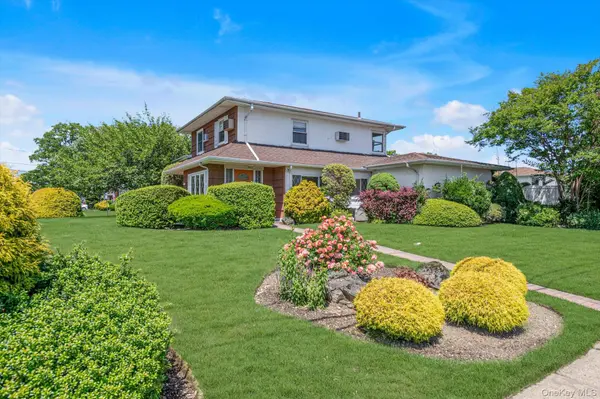 430 Violet ST, Massapequa Park, NY 11762
