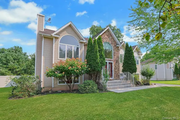 14 Stern PL, Congers, NY 10920