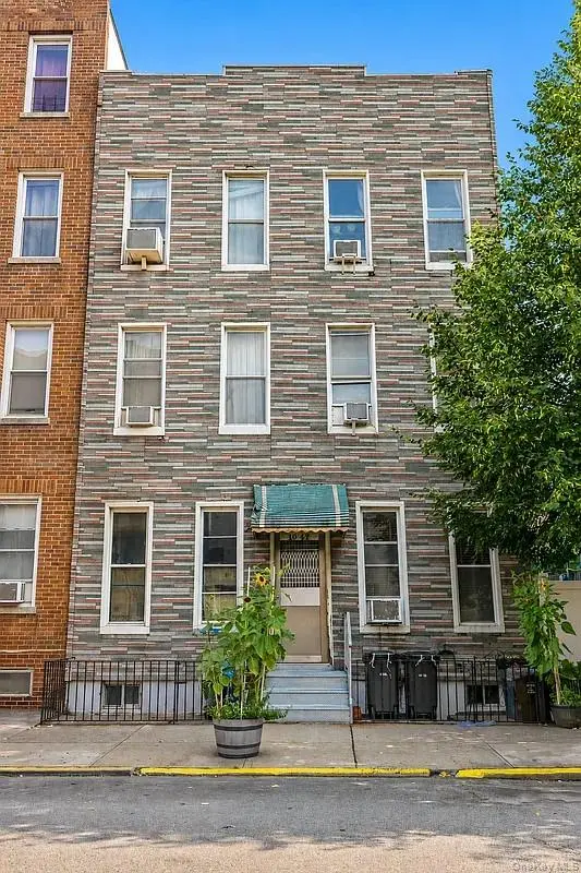 10-47 47th AVE, Long Island City, NY 11101