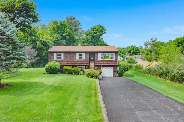 26 Bowdoin LN, Wappingers Falls, NY 12590