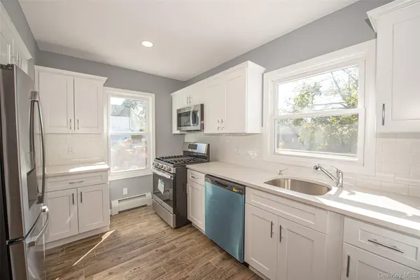 76 Amity ST, Patchogue, NY 11772