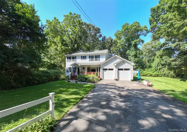 141 Fire LN, Wading River, NY 11792