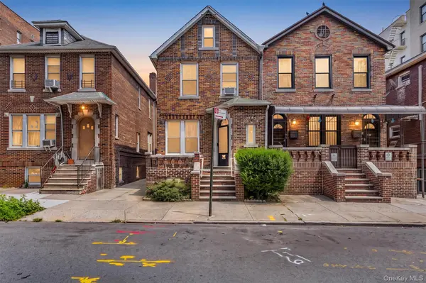 2218 Holland AVE, Bronx, NY 10467