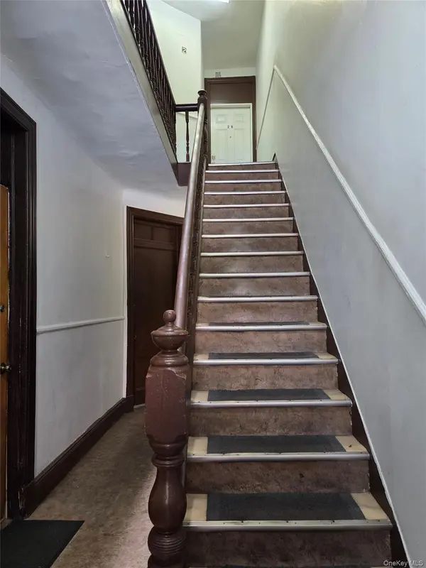 34-17 11th ST, Astoria, NY 11106